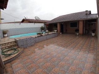 Casa com 2 dts - Piscina - Churrasqueira - Jardim das Palmeiras - Caraguá