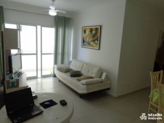 Apartamento em Prédio Frente Mar