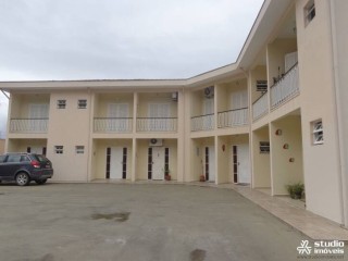 SOBRADO EM CONDOMÍNIO FECHADO - 2 DTS ( SENDO DUAS SUITES ) - MOBILIADO