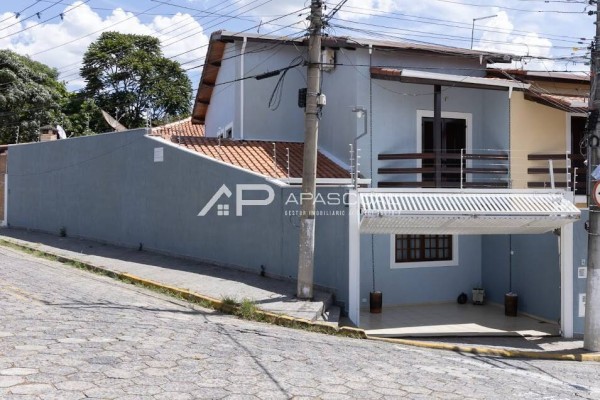 Casa 3 dormitórios (1suite) - 4 vagas - Área Gourmet - V.Formosa-Jacareí