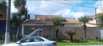 Casa c/ 3 dts - piscina localizada a 130metros da praia do Indaiá/Caraguá