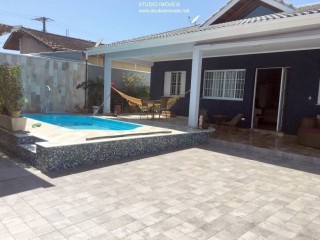 CASA COM PISCINA A VENDA NO INDAIÁ CARAGUATATUBA