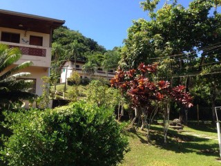 Casa em Condomínio com 3 dts - Martim de Sá