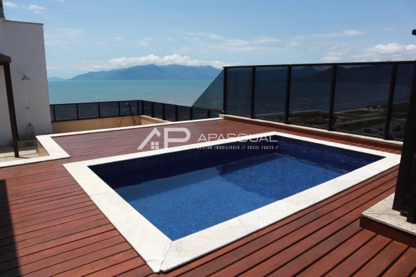 Cobertura Duplex frente ao mar