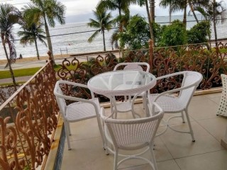 Apartamento com 3 dormitórios, 2 suíte, frente mar na Martim de Sá