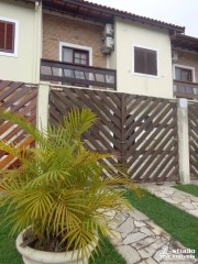 Casa com 03 dormitórios em Condomínio Fechado em Caraguatatuba