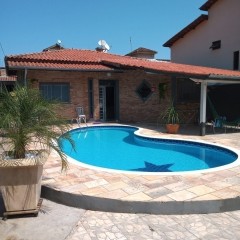 Linda Casa com 3 dorms. e Piscina em Caraguatatuba