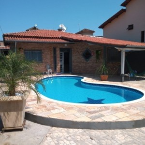 Linda Casa com 3 dorms. e Piscina em Caraguatatuba