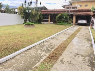 CASA A VENDA EM CARAGUATATUBA NO INDAIÁ