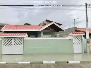 CASA TÉRREA A VENDA EM CARAGUATATUBA