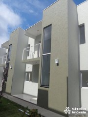 Casa em Condomínio Fechado no Jardim Britânia - Caraguatatuba