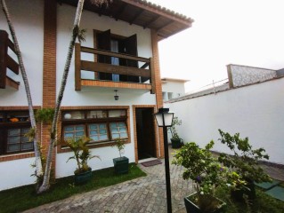 Casa c/ 2 dormitórios  em Cond. Fechado com lazer - PRAINHA - Caraguatatuba