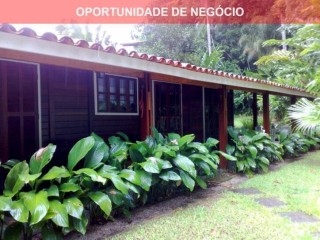 CASA NO CONDOMÍNIO COCANHA - PÉ NA AREIA CARAGUATATUBA