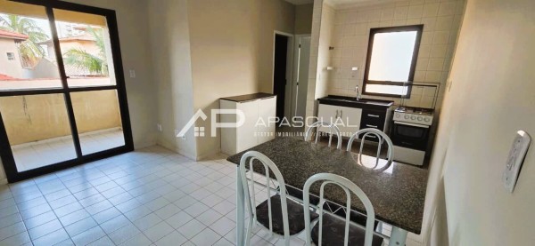 Apartamento 1 dormitório-Prédio c/ lazer a 200m da praia - J. Aruan