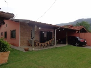 Casa Térrea 3 dts ( sendo 3 suites ) na Praia da Massaguaçu