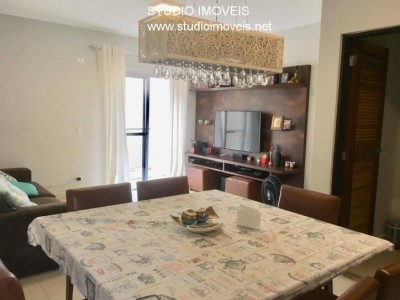 Casa em Condomínio com 03 dormitórios