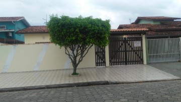 Casa térrea com 3 dts, piscina, área gourmet no Pontal Santa Marina/Caraguá