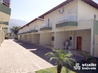 CASA EM COND. FECHADO - VENDA NA PRAIA DA MASSAGUAÇU EM CARAGUATATUBA