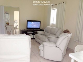 Casa à Venda no Centro de Caraguatatuba, com 02 dormitórios