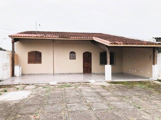 Casa c/ 1 dt em TERRENO GRANDE - Barranco Alto - Caraguá