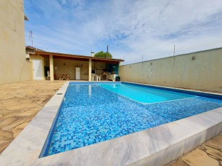 Casa em Condomínio Fechado - Jardim Britânia