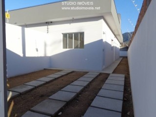 Casa Térrea com 2 dormitórios próxima ao Atacadão em Caraguá