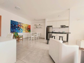 Apto Novo com Varanda Gourmet - mobiliado- com 2 vagas Cobertas