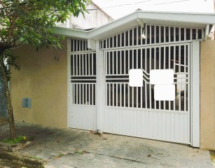 Casa térrea com 2 dts no Jardim das Indústrias/SJC