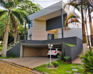 Mansão com 3 suites em condomínio fechado - Jacareí -  Cond. Coléginho
