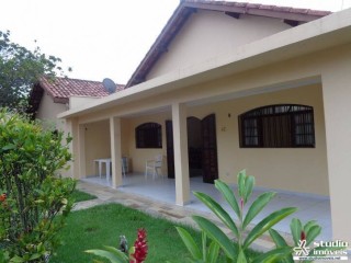 Casa para Locação em Caraguatatuba com 04 dormitórios